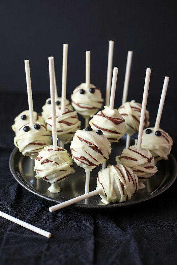 adorable halloween cake pops